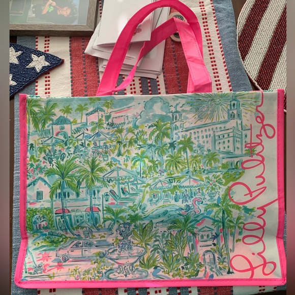 Lilly Pulitzer Handbags - 🌸Lilly Pulitzer 🌸 shopping tote bag